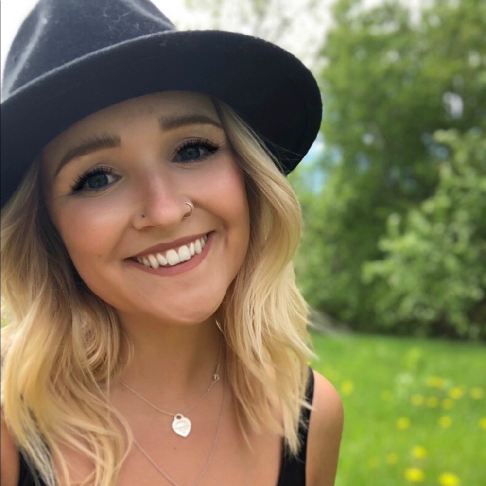 Meet your Posher, Brittany